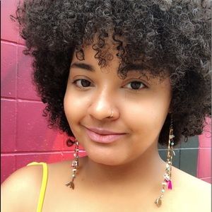 Meet your Posher, Angi